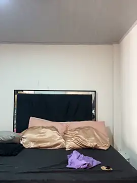 lilithTeen1  online show from 11/04/25, 09:36