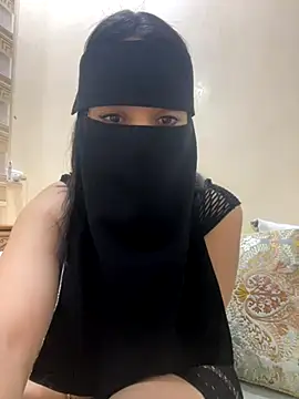 jijijoudia online show from 10/21/25, 12:22