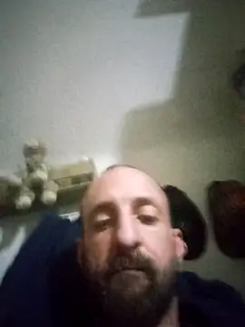 Snapshot of armdy371 chatting on 04/22/26, 02:36 armdy371 online show from 04/22/26, 02:36