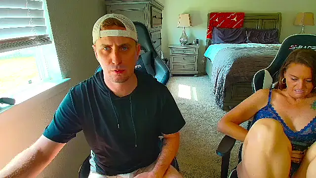 Snapshot of YourAvgNeighbors chatting on 03/15/26, 08:15 YourAvgNeighbors online show from 03/15/26, 08:15