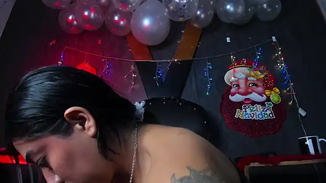 Carolina Arias online show from 12/19/24, 08:44