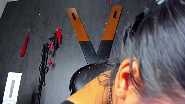 Carolina Arias online show from 02/04/25, 08:38