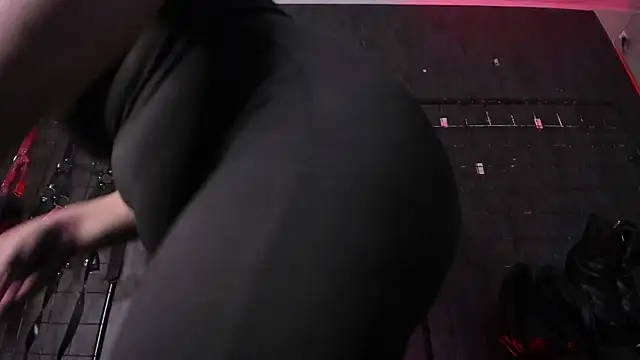 Carolina Arias online show from 10/04/25, 09:02