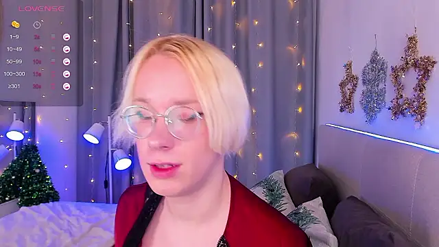 Snapshot of Amanda_Brow chatting on 12/07/24, 10:34 Amanda Brow online show from 12/07/24, 10:34