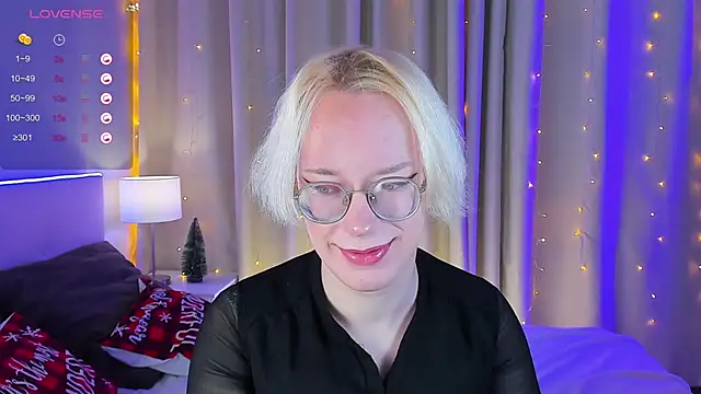 Snapshot of Amanda_Brow chatting on 12/11/24, 07:31 Amanda Brow online show from 12/11/24, 07:31