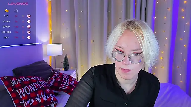 Snapshot of Amanda_Brow chatting on 12/11/24, 10:36 Amanda Brow online show from 12/11/24, 10:36