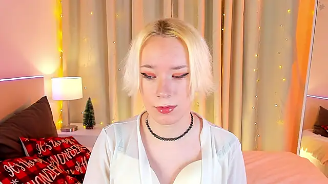 Snapshot of Amanda_Brow chatting on 12/13/24, 06:00 Amanda Brow online show from 12/13/24, 06:00