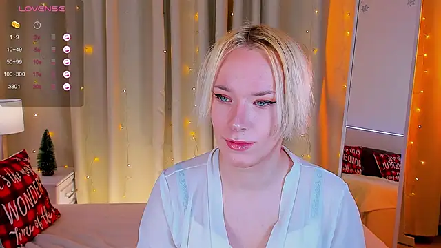 Snapshot of Amanda_Brow chatting on 12/14/24, 06:35 Amanda Brow online show from 12/14/24, 06:35