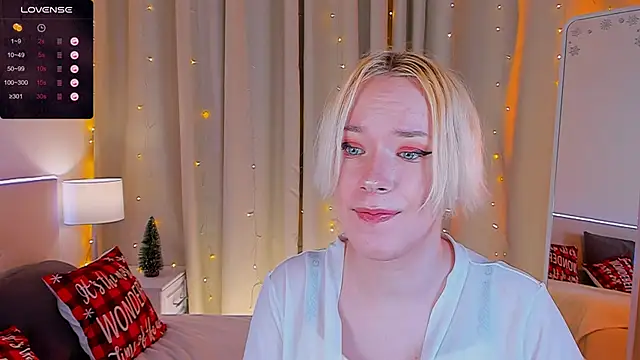 Snapshot of Amanda_Brow chatting on 12/14/24, 09:40 Amanda Brow online show from 12/14/24, 09:40