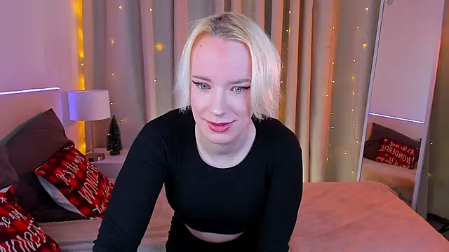 Snapshot of Amanda_Brow chatting on 12/19/24, 06:56 Amanda Brow online show from 12/19/24, 06:56