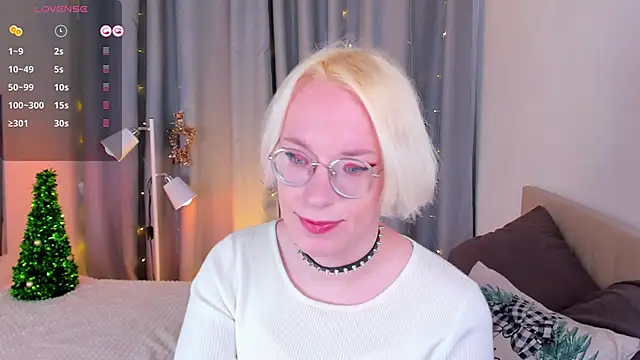 Snapshot of Amanda_Brow chatting on 12/27/24, 10:12 Amanda Brow online show from 12/27/24, 10:12