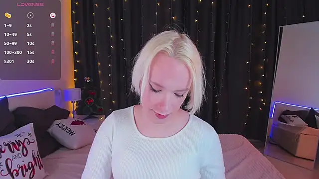 Snapshot of Amanda_Brow chatting on 01/01/25, 07:32 Amanda Brow online show from 01/01/25, 07:32