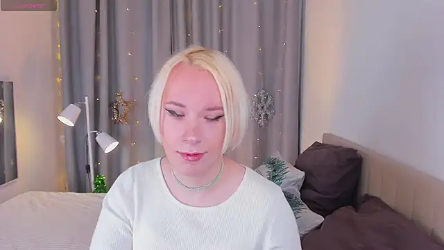 Snapshot of Amanda_Brow chatting on 01/02/25, 05:18 Amanda Brow online show from 01/02/25, 05:18