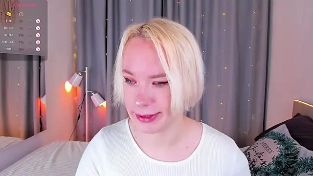 Snapshot of Amanda_Brow chatting on 01/14/25, 03:47 Amanda Brow online show from 01/14/25, 03:47