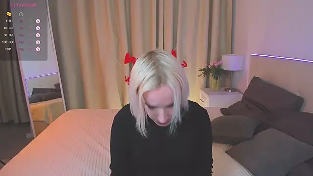 Snapshot of Amanda_Brow chatting on 02/16/25, 09:04 Amanda Brow online show from 02/16/25, 09:04