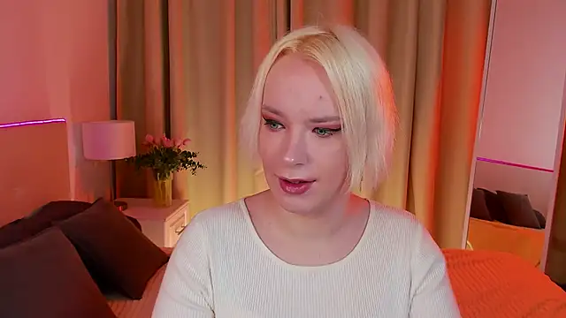 Snapshot of Amanda_Brow chatting on 02/21/25, 06:29 Amanda Brow online show from 02/21/25, 06:29