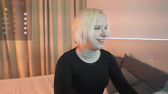 Snapshot of Amanda_Brow chatting on 03/05/25, 08:54 Amanda Brow online show from 03/05/25, 08:54