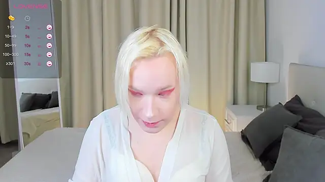 Snapshot of Amanda_Brow chatting on 03/09/25, 05:55 Amanda Brow online show from 03/09/25, 05:55