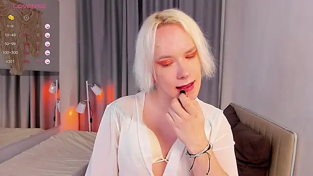 Snapshot of Amanda_Brow chatting on 03/13/25, 01:29 Amanda Brow online show from 03/13/25, 01:29