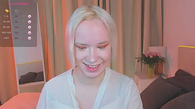 Snapshot of Amanda_Brow chatting on 03/21/25, 06:05 Amanda Brow online show from 03/21/25, 06:05