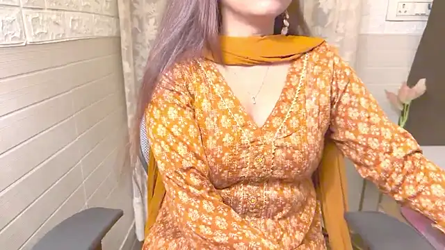 Snapshot of Your_Sassy_Goddess chatting on 03/19/25, 04:45 Your Sassy Goddess online show from 03/19/25, 04:45