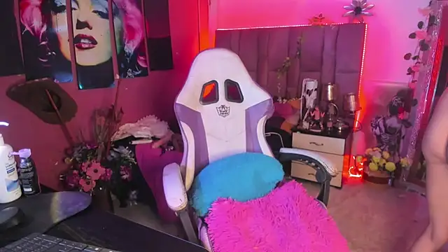 Snapshot of sweetyose chatting on 04/18/26, 07:07 sweetyose online show from 04/18/26, 07:07