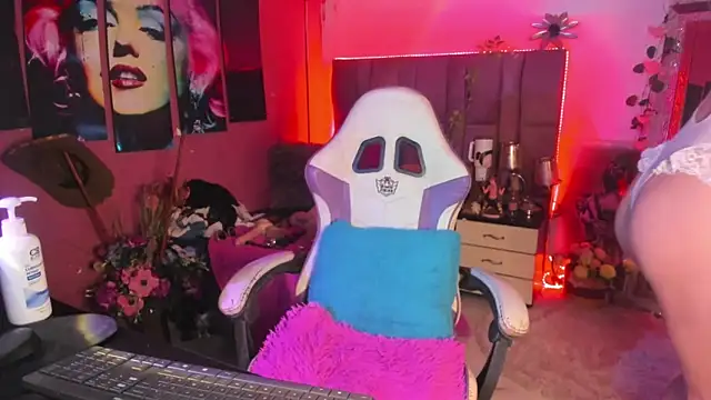 Snapshot of sweetyose chatting on 04/19/26, 07:05 sweetyose online show from 04/19/26, 07:05