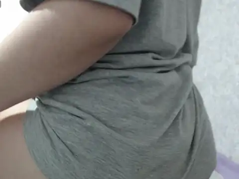 Snapshot of AliciaChelios chatting on 04/16/26, 11:18 AliciaChelios online show from 04/16/26, 11:18