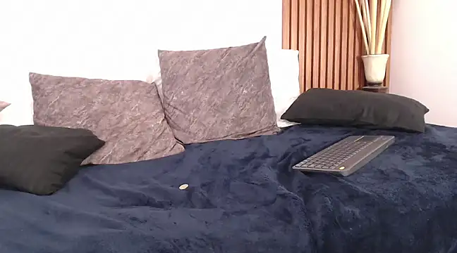 Snapshot of zander_2120 chatting on 01/10/25, 03:58 zander 2120 online show from 01/10/25, 03:58