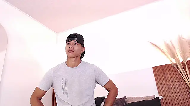 zander 2120 online show from 01/26/25, 03:03