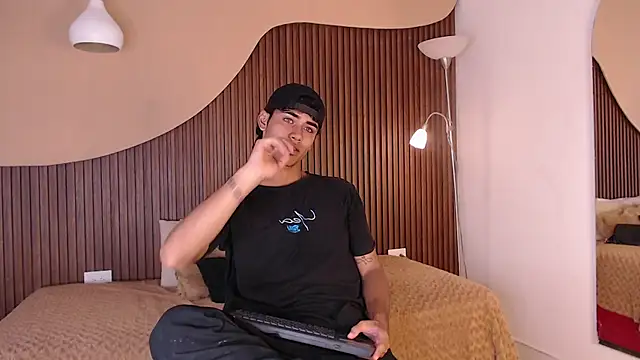 zander 2120 online show from 02/27/25, 02:00