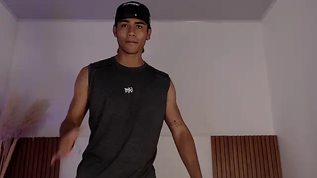 Snapshot of zander_2120 chatting on 03/12/25, 04:46 zander 2120 online show from 03/12/25, 04:46