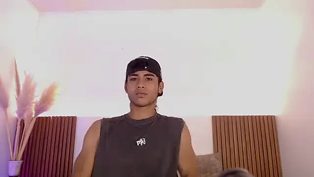 Snapshot of zander_2120 chatting on 03/15/25, 02:34 zander 2120 online show from 03/15/25, 02:34