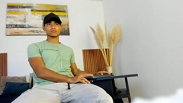 Snapshot of zander_2120 chatting on 09/10/25, 01:00 zander 2120 online show from 09/10/25, 01:00