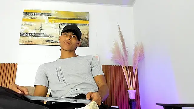 Snapshot of zander_2120 chatting on 11/09/25, 01:31 zander 2120 online show from 11/09/25, 01:31