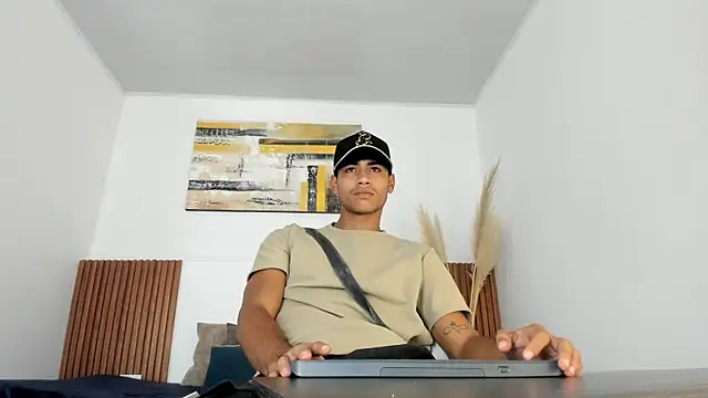 zander 2120 online show from 02/21/26, 02:18