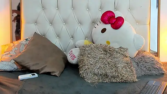 Snapshot of camila_sex_latina chatting on 01/07/25, 02:42 camila sex latina online show from 01/07/25, 02:42