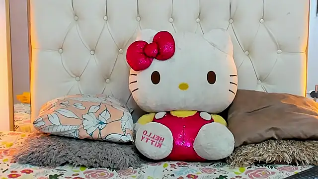 Snapshot of camila_sex_latina chatting on 01/13/25, 02:18 camila sex latina online show from 01/13/25, 02:18