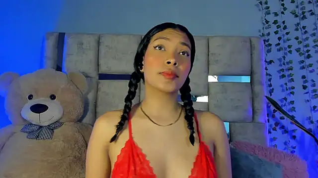 KarolRojas  online show from 01/25/25, 03:19