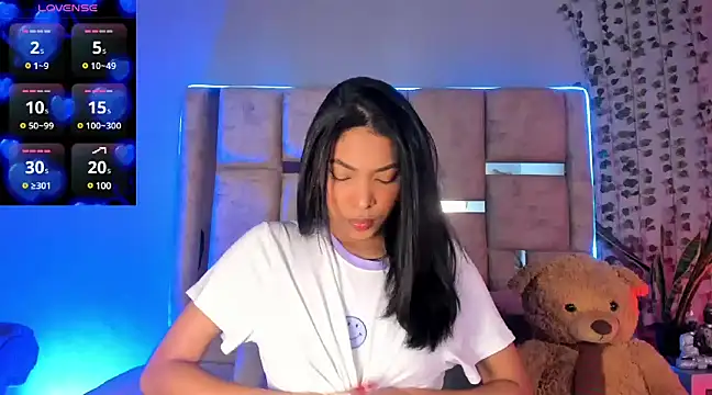 KarolRojas  online show from 02/13/25, 03:29