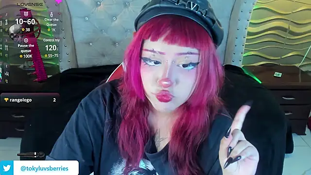 Snapshot of toky_doll chatting on 01/31/25, 11:56 toky doll online show from 01/31/25, 11:56