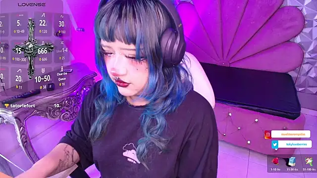 Snapshot of toky_doll chatting on 11/19/25, 08:53 toky doll online show from 11/19/25, 08:53