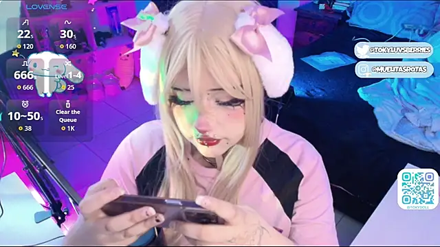 Snapshot of toky_doll chatting on 07/18/26, 03:22 toky doll online show from 07/18/26, 03:22