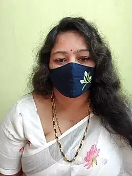 neelu-hoty online show from 04/17/26, 07:55