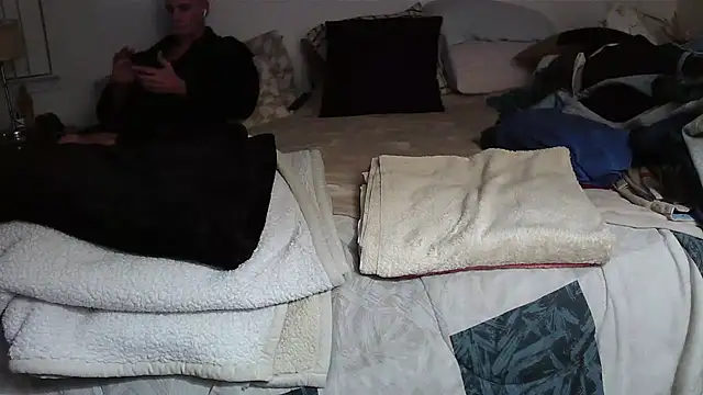 Snapshot of Hand69someguy chatting on 11/10/25, 10:58 Hand69someguy online show from 11/10/25, 10:58