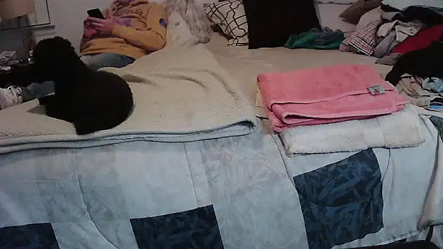 Snapshot of Hand69someguy chatting on 11/24/25, 02:11 Hand69someguy online show from 11/24/25, 02:11