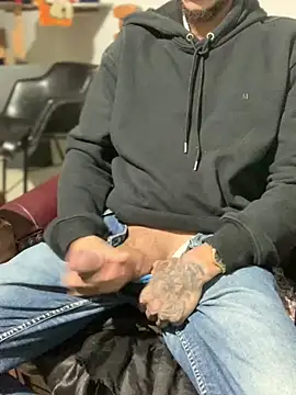 Snapshot of 27powercm chatting on 02/15/25, 01:10 27powercm online show from 02/15/25, 01:10