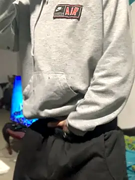 Snapshot of 27powercm chatting on 11/12/25, 04:46 27powercm online show from 11/12/25, 04:46