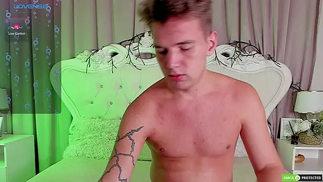 ArthurWhitee online show from 01/18/26, 03:10