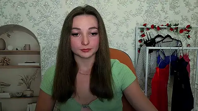  Barbie Kiss  online show from 10/02/25, 02:24